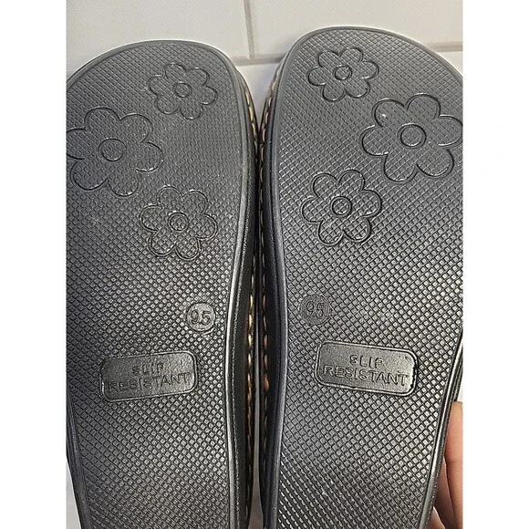 Savvy 9.5M Multicolor Skull Cactus Floral Pattern Work Mary Jane Nursing Shoes - Picture 4 of 7